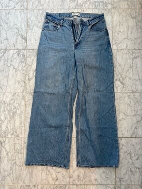 Abercrombie & Fitch Women's Curve Love Wide-Leg Jeans in Light Blue Denim